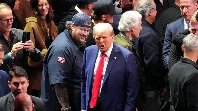 Trump bei UFC-Kampf       -  Trump und Musk bei Kampfsport-Spektakel in New York.