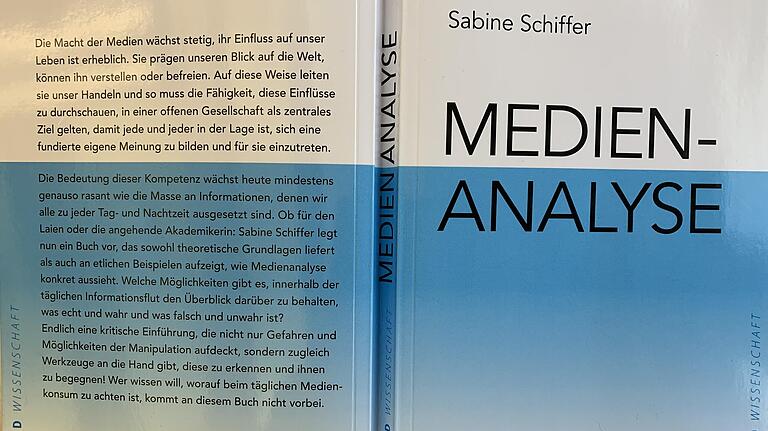 Medien-Analyse: Umschlag des kritischen Lehrbuchs von Sabine Schiffer, Institut Medienverantwortung