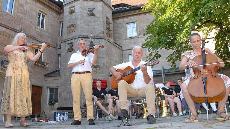 Auch das Quartett 'Frankenstreich' musizierte in der malerischen Kulisse.