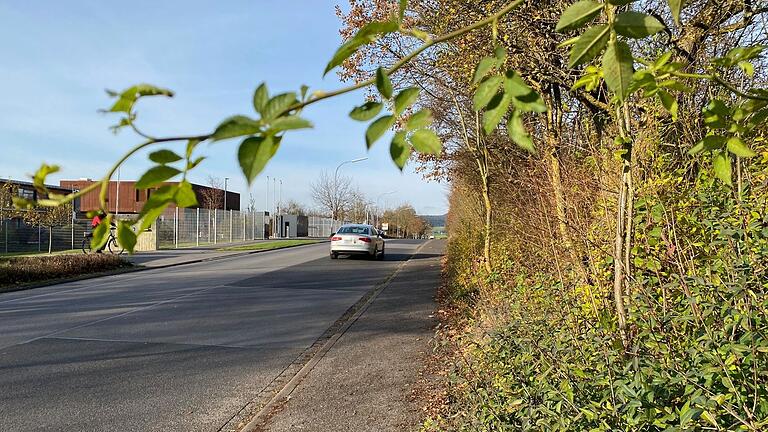 Im Gewerbegebiet Loh in Mellrichstadt ist ein Ehepaar zu Hause überfallen und ausgeraubt worden. Die Ermittlungen der Polizei laufen auf Hochtouren. Im Bild symbolisch die Lohstraße. Im Gewerbegebiet Loh in Mellrichstadt ist ein Ehepaar zu Hause überfallen und ausgeraubt worden. Die Ermittlungen der Polizei laufen auf Hochtouren. Im Bild symbolisch die Lohstraße.