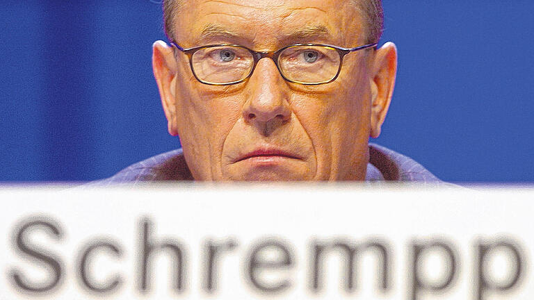 Das Wissen der Insider: Der frühere DaimlerChrysler-Konzernchef Jürgen Schrempp während einer Hauptversammlung im Jahr 2004.DPA Das Wissen der Insider: Der frühere DaimlerChrysler-Konzernchef Jürgen Schrempp während einer Hauptversammlung im Jahr 2004.DPA