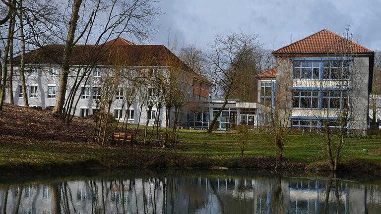 Das Franken-Landschulheim Schloss Gaibach. Dort sind Gymnasium, Realschule, Tagesheim und Internat untergebracht.