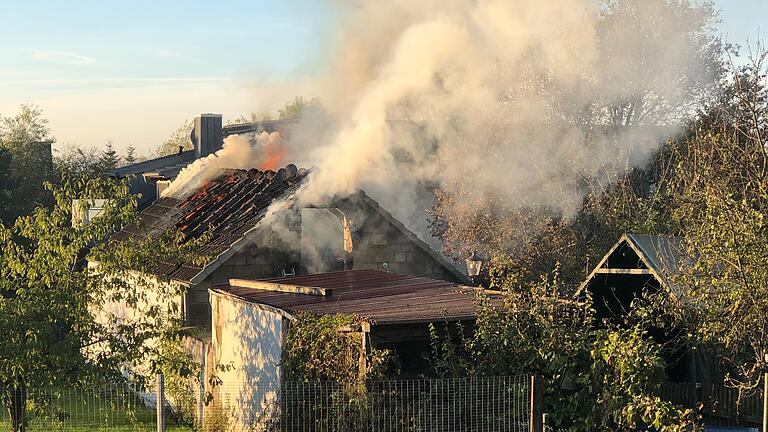 Am Sonntagmorgen brannte in Wiebelsberg ein landwirtschaftlich genutztes Nebengebäude.&nbsp;