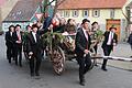 Traditionell ziehen die Burschen den Leiterwagen mit den Mädchen zur Kirmes in die Dorfmitte. Anschließend wird in der Kirmespredigt aus dem Dorfleben erzählt.
