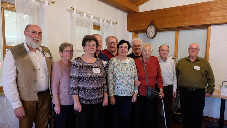 Der neue Vorstand des VdK Maßbach: (von links) Vdk-Vorsitzender Michael Gerlach, Margitta Konietschke, Romi Scheler, Rudi Scheler, Philipp Bauernschubert, Helga Minks, Bernhard Schraut, Helene Bockisch, Ludwig Kiesel und 2. Vorsitzender Rainer Krause       -  Der neue Vorstand des VdK Maßbach: (von links) Vdk-Vorsitzender Michael Gerlach, Margitta Konietschke, Romi Scheler, Rudi Scheler, Philipp Bauernschubert, Helga Minks, Bernhard Schraut, Helene Bockisch, Ludwig Kiesel und 2. Vorsitzender Rainer Krause