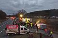 Mit lautem Hupen brachten viele Verkehrsteilnehmer ihre Solidarität zu einem Mahnfeuer an der B8 zwischen Waldbüttelbrunn und Waldbrunn zum Ausdruck.