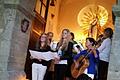 Hinreißend: Anna und Sophia Göpfert (von links) verzauberten die Zuhörer mit ihren Stimmen, begleitet von der Flötengruppe und Margot Karlein an der Gitarre.