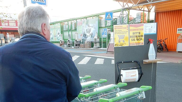 Hygiene für jedermann am Globus-Baumarkt.