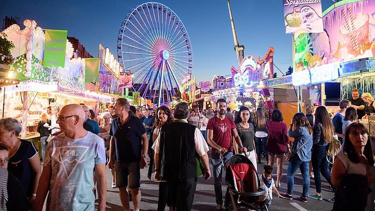 Kiliani Eröffnung       -  900 000 Besucher kamen 2016 zum Kiliani-Volksfest. Auch in diesem Jahr wird viel für die Sicherheit der Rummelfans getan.