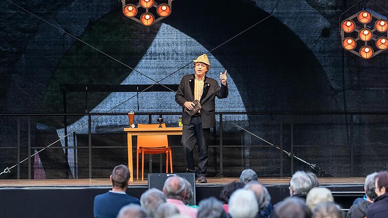 Frank-Markus Barwasser als Erwin Pelzig. Hartmut und Dr. Göbel waren auch wieder dabei.