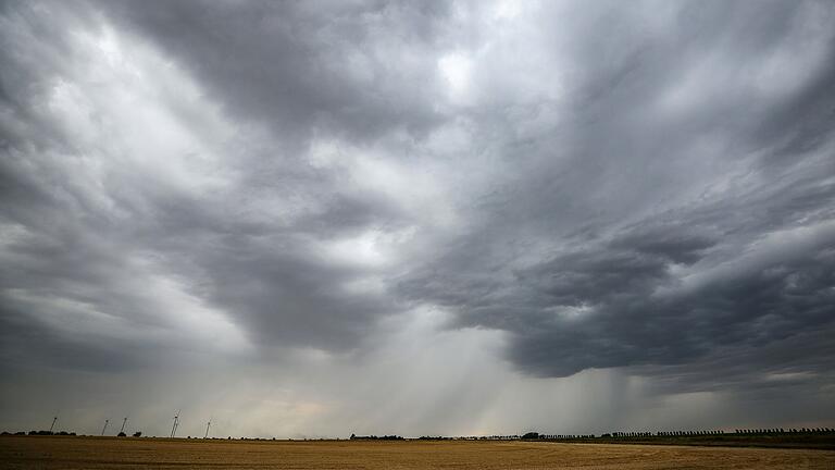 Eine Regenfront zog am Wochenende über große Teile Deutschlands, auch über den Landkreis Kitzingen.