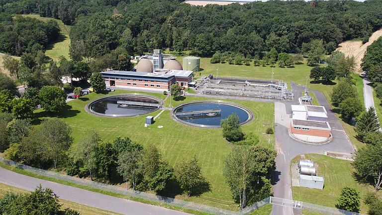 Der Umbau des Verwaltungsbau des Abwasserverbandes Saale-Lauer auf der Kläranlage ist fast beendet. Von außen ist er nicht sichtbar.