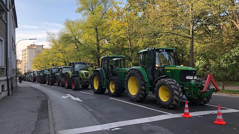 Landwirte protestieren in Würzburg       -  Landwirte protestieren in Würzburg