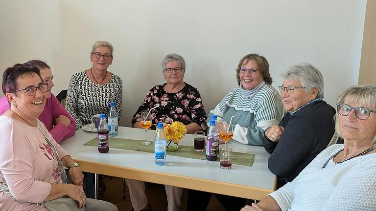 Der Ladiesflohmarkt in Dingolshausen ist auch ein Treffpunkt. Der Ladiesflohmarkt in Dingolshausen ist auch ein Treffpunkt. 
