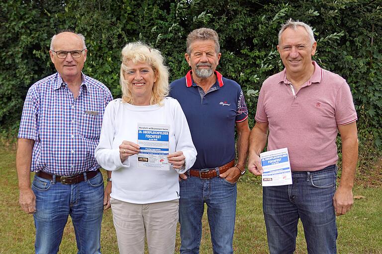 Ein fester Stamm unerlässlicher Helfer beim Fischfest. Von links: Franz Olbrich, Martina Rottmann, Gregor Weißenberger und Teamchef Walter Kötzner.