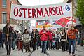 Ostermarsch: 200 Menschen setzen Zeichen für Frieden       -  Gut 200 Menschen liefen am Karsamstag beim Ostermarsch durch die Würzburger Innenstadt.