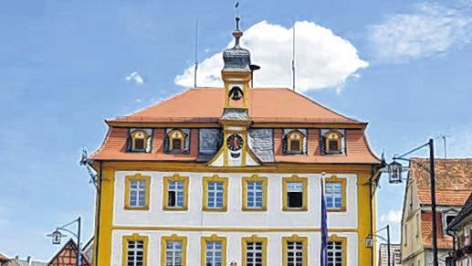 Das Röttinger Rathaus als gelungenes Sanierungsbeispiel.