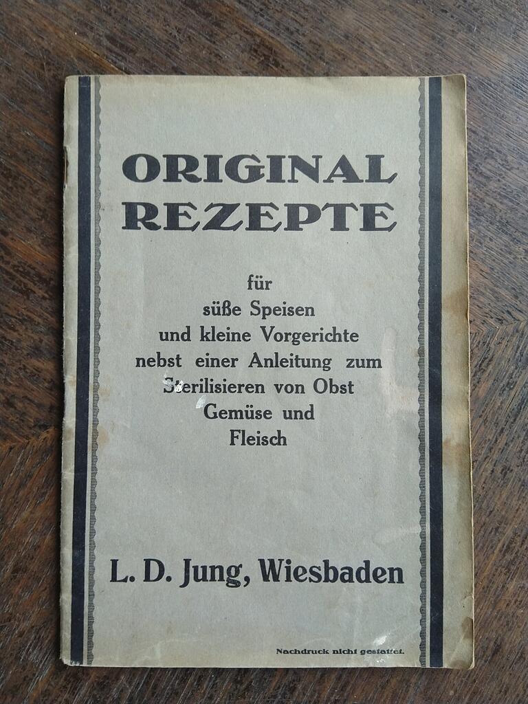 Alles, was die Köchin wissen musste: Rezeptsammlung von Amelie Sprenger.