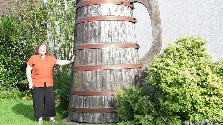 Im Garten des Elternhauses von Katharina Kaufmann steht die 'Lübbe', die Oberelsbach ins Guinness-Buch der Rekorde brachte. Im Garten des Elternhauses von Katharina Kaufmann steht die 'Lübbe', die Oberelsbach ins Guinness-Buch der Rekorde brachte.