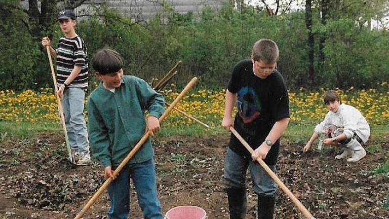 Die Bedeutung von Schulgärten war Thema in der Jahresversammlung des Kreisverbands für Gartenbau und Landschaftspflege. Unser Foto zeigt Schüler im Schulgarten Bergrheinfeld.