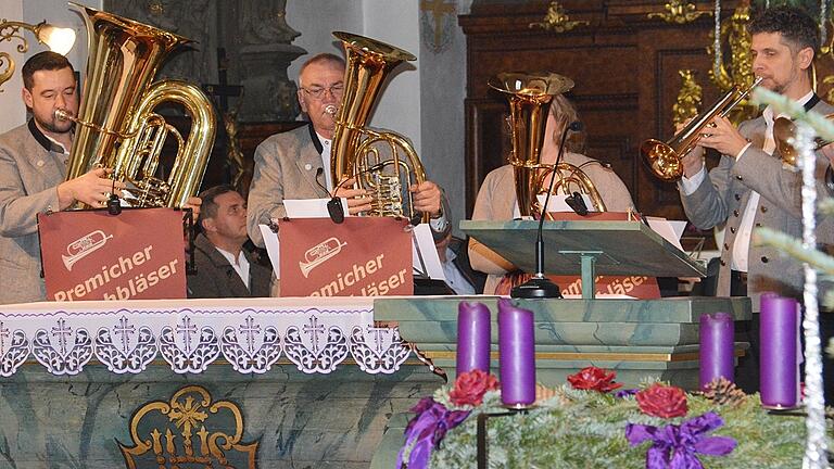 Die Premicher Blechbläser beim Rhöner Weihnachtskonzert in der Klosterkirche am Kreuzberg. Die Premicher Blechbläser beim Rhöner Weihnachtskonzert in der Klosterkirche am Kreuzberg.