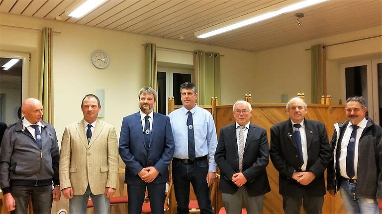 Das neue Siebener-Gremium von Hemmersheim: (von links) Dietmar Breunig, Reinhardt Hoffmann, Christian Schmitt, Berthold Fries, Karl Ballmann, Fritz Stahl und Martin Breunig. Das neue Siebener-Gremium von Hemmersheim: (von links) Dietmar Breunig, Reinhardt Hoffmann, Christian Schmitt, Berthold Fries, Karl Ballmann, Fritz Stahl und Martin Breunig.
