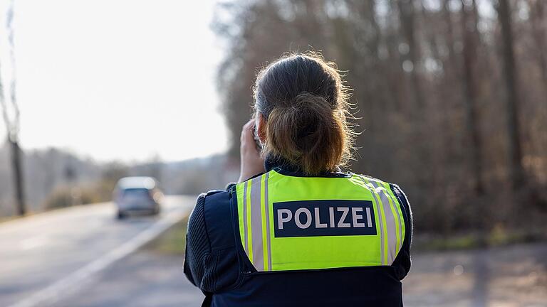 Am 21. April wird auf Bayerns Straßen wieder verstärkt geblitzt. Das Foto entstand beim Blitzermarathon 2022. Am 21. April wird auf Bayerns Straßen wieder verstärkt geblitzt. Das Foto entstand beim Blitzermarathon 2022.