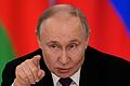 Wladimir Putin bei einer Pressekonferenz im Kreml       -  Kremlchef Wladimir Putin will einer Waffenruhe nur unter bestimmten Bedingungen zustimmen.
