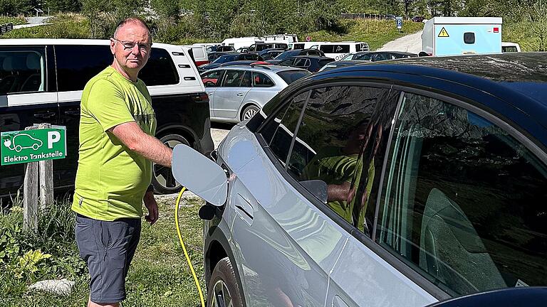 Jochen Kümmel hat in drei Monaten 8000 Kilometer mit seinem E-Auto zurückgelegt. Hier berichtet er über seine Erfahrungen. Jochen Kümmel hat in drei Monaten 8000 Kilometer mit seinem E-Auto zurückgelegt. Hier berichtet er über seine Erfahrungen.