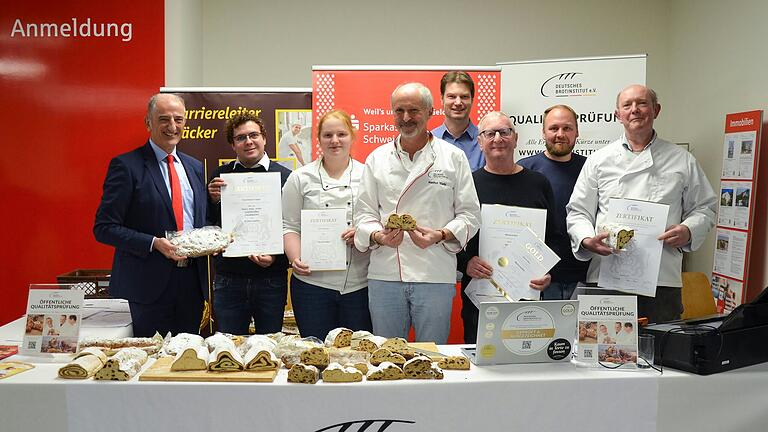 Bei der Christstollen-Prüfung der Bäckerinnung Schweinfurt-Haßberge (von links): Roberto Nernosi, Valentin Oppel, Nadine Eisfelder, Manfred Stiefel, Udo Dietmann, Horst und Christian Russ sowie Innungsobermeister Gerhard Götz.