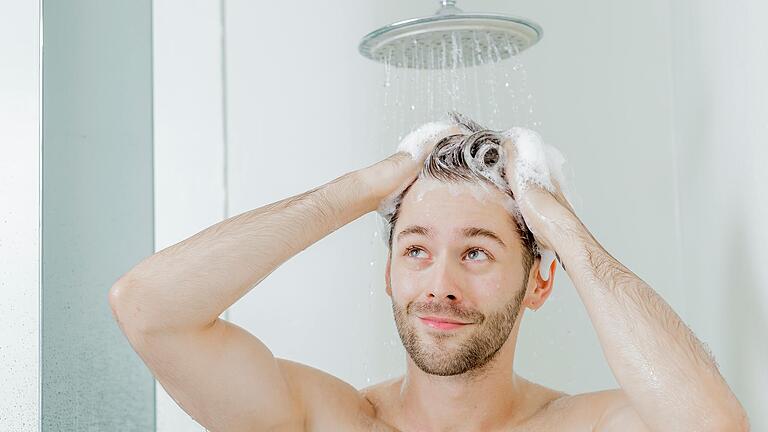 Wie viel Energie die Dusche verbraucht, hängt auch von der Wassertemperatur ab. Wie viel Energie die Dusche verbraucht, hängt auch von der Wassertemperatur ab. 