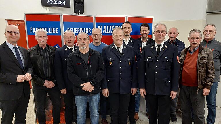 Ehrungen für 25, 40, 50 und 60 Jahre Mitgliedschaft gab es bei der Hausener Feuerwehr - Ehrungen für 25, 40, 50 und 60 Jahre Mitgliedschaft gab es bei der Hausener Feuerwehr Ehrungen für 25, 40, 50 und 60 Jahre Mitgliedschaft gab es bei der Hausener Feuerwehr - Ehrungen für 25, 40, 50 und 60 Jahre Mitgliedschaft gab es bei der Hausener Feuerwehr