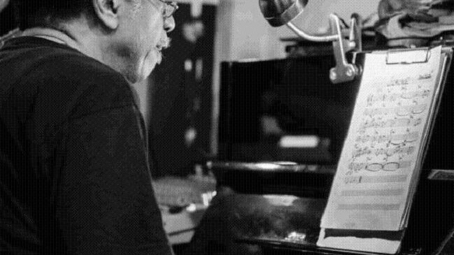 Pianist Reggie Moore