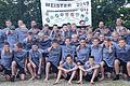 U13 der SG Grettstadt feiert die dritte Meisterschaft       -  Die Nachwuchs-Fußballer der SG Grettstadt aus den Ortschaften Michelau, Dingolshausen, Donnersdorf, Traustadt, Sulzheim, Alitzheim, Mönchstockheim, Grettstadt, Dürrfeld sowie Ober-/Untereuerheim feierten mit dem Titel in der U-13-Gruppe Schweinfurt 2 bereits die dritte Meisterschaft innerhalb von zwei Jahren. Nun freuen sich (stehend von links) Alexander Dinkel, Harald Back, Yoan Kritzner, Moritz Wolf, Felix Barth, Linus Melhorn, Jonas Pfrang, Niklas Wagner, Valentin Solf, Hardi Barbich, Hannes Wilhelmus, Maximilian Softic, Florian Fischer, Yannik Loder, Fynn Oberle, Lucas Hemmerich, Thomas Wolf, dahinter Rolf Finster, Thomas Solf, Jürgen Schwarz, Felix Paulik, Mika Bördlein, Oliver v. Markowski, Mathias Schad; gebückt Lorenz Back, Felix Paulik, Dominik Fuchs, Mika Hemmerich, Jonas Müller, Guilio Weinbeer, Linus Schmitt sowie vorne (kniend) Maximilian Dinkel, Jonas Schad, Jonas Finger, Markus Dörflein, Leon Bandorf, Luis Lommel, Julian Schwarz, Bastian Habersack, Lukas Heigl, Sebastian Pfister, Florian Mock, Hannes Eisenhauer sowie sitzend Elias Ringelmann und Julius Schreck. Es fehlen: Jochen Schreck, Youssef Mohammad, David Weimer, Romeo Kindermann, Albashir Farman, Jano Koppitz und Christoph Wenzlick.  (swt)