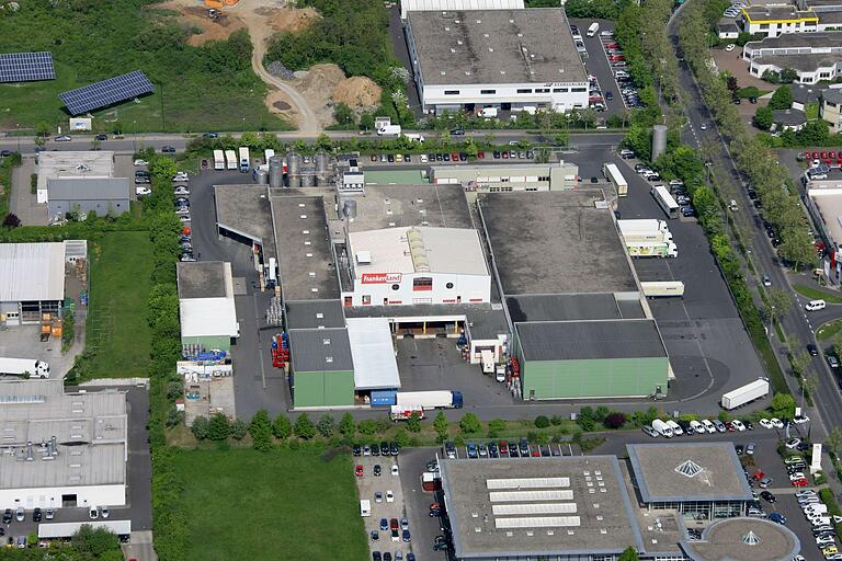 Der früher als Milchwerke Mainfranken bekannte Betrieb der Bayerischen Milchindustrie e.G. (BMI/Landshut) in Würzburg-Lengfeld wird an den französischen Lactalis-Konzern verkauft. Der früher als Milchwerke Mainfranken bekannte Betrieb der Bayerischen Milchindustrie e.G. (BMI/Landshut) in Würzburg-Lengfeld wird an den französischen Lactalis-Konzern verkauft.