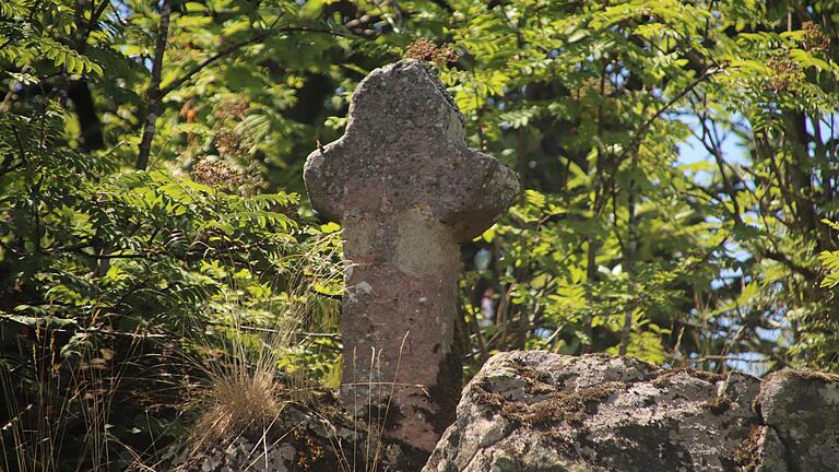 Traurig: Gedenkstein für das 1803 mit seinem Vater erfrorene Mädchen.&nbsp;
