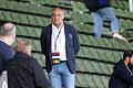 v.li.: Chef Felix Magath (Flyeralarm Global Soccer) auf der Tribüne