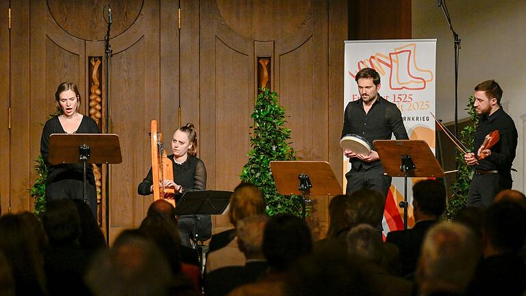 Konzert vom Leipziger 'Ensemble Sospiratem' beim Festakt '500 Jahre Bauernkrieg'in Würzburg. Konzert vom Leipziger 'Ensemble Sospiratem' beim Festakt '500 Jahre Bauernkrieg'in Würzburg.