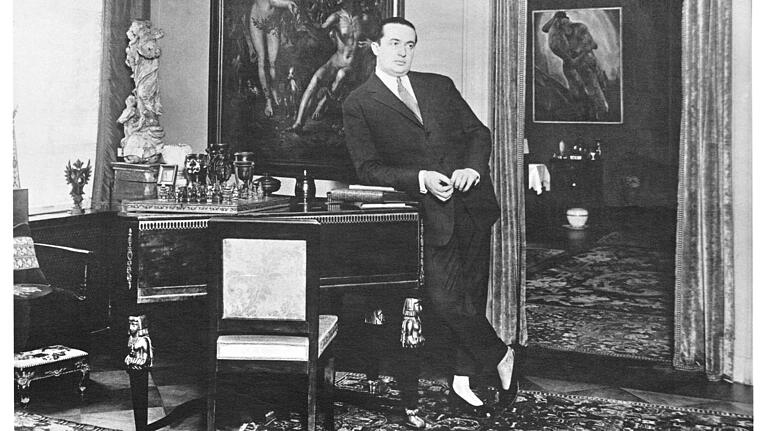 Wolfgang Gurlitt im Arbeitszimmer seiner Galerie in der Potsdamer Straße, Berlin, um 1925.