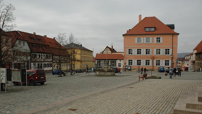 Das Ziel von Hofheims Bürgermeister Wolfgang Borst ist eine Stadt mit möglichst wenig Leerständen und einer lebendigen Innenstadt. Das Ziel von Hofheims Bürgermeister Wolfgang Borst ist eine Stadt mit möglichst wenig Leerständen und einer lebendigen Innenstadt.