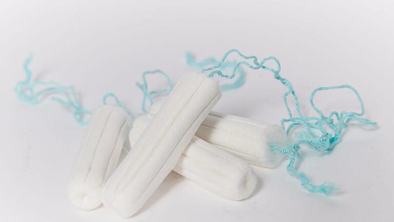 Damenhygieneartikel       -  Wie in vielen Gegenständen und Lebensmitteln lassen sich in Tampons winzige Mengen an Schwermetallen nachweisen. (Archivbild)