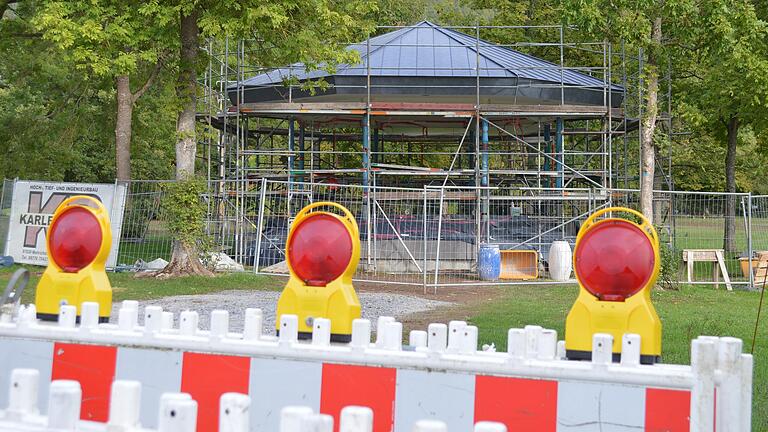 Baustelle Pavillon im Kurgarten Bad Bocklet.