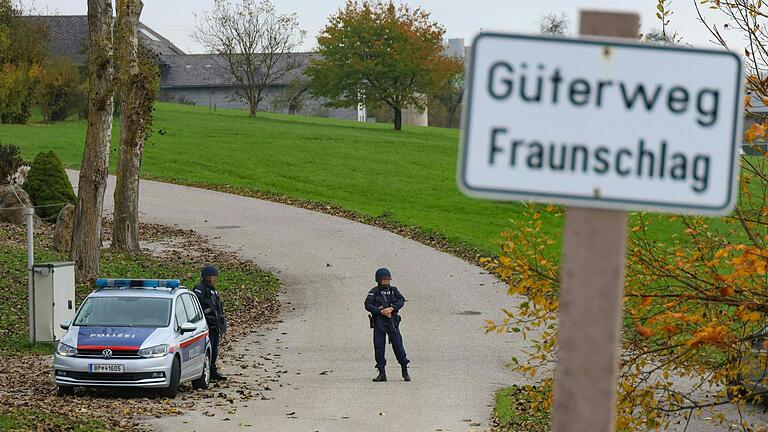 Zwei Gewaltopfer in Oberösterreich       -  Ein 56-jähriger Jäger soll in Österreich zwei Menschen erschossen haben.