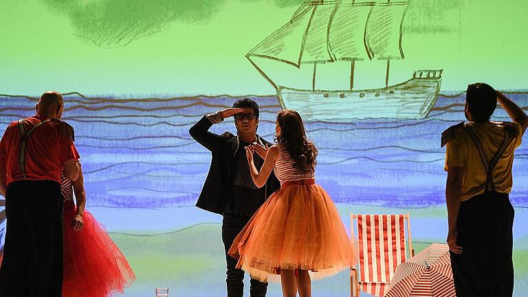 Szene aus &bdquo;Cosi fan tutte&ldquo; am Mainfranken Theater