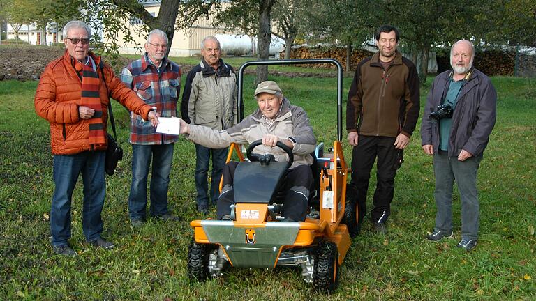 Das Bild zeigt (von links) : Alfred Beetz (Leader-Aktionsgruppe), Norbert Pelz, Ludwig Walch, Alois Reinhart, Michael Uhl und Armin Härtig (alle Naturschutzverein).