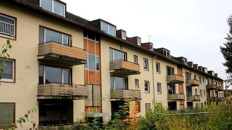 Wohngebäude in der Schurzstraße im Daley Village       -  Die leerstehenden Wohngebäude in der Schurzstraße im Bad Kissinger Daley-Village.