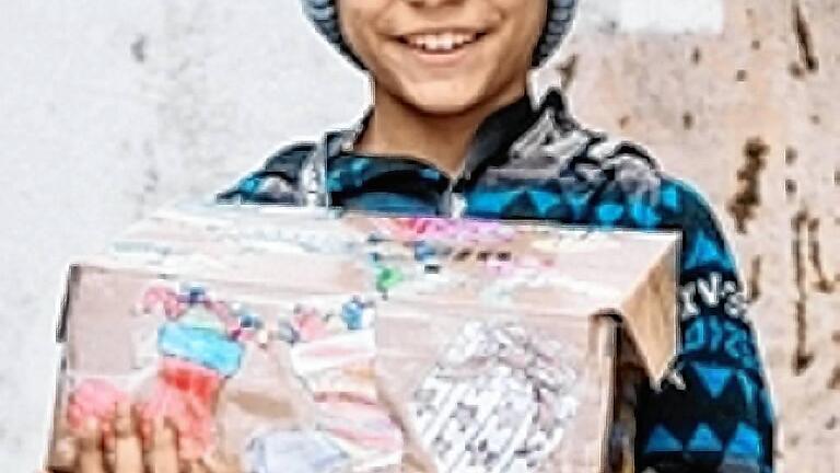 Eine große Freude bereiten Spender den Kindern mit ihren Weihnachtspäckchen im Schuhkarton.