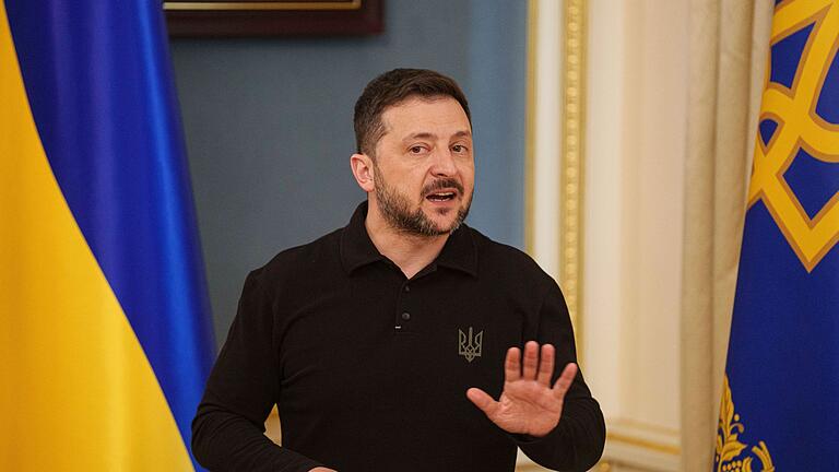 Wolodymyr Selenskyj       -  Für den ukrainischen Präsidenten Wolodymyr Selenskyj können ukrainische Gebietsabtretungen an Russland kein Gegenstand von Friedensgesprächen sein.