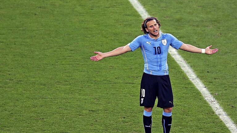 Diego Forlan       -  2010 führte Forlán Uruguay bis ins WM-Halbfinale