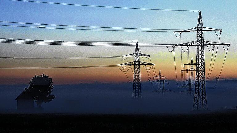 Fernleitungen in Schwaben: Deutschland exportierte 2012 mehr Strom als im Jahr zuvor.